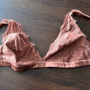 Size large NWOT VS bra
